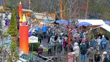 Licht und Feuer ziehen Besucher an